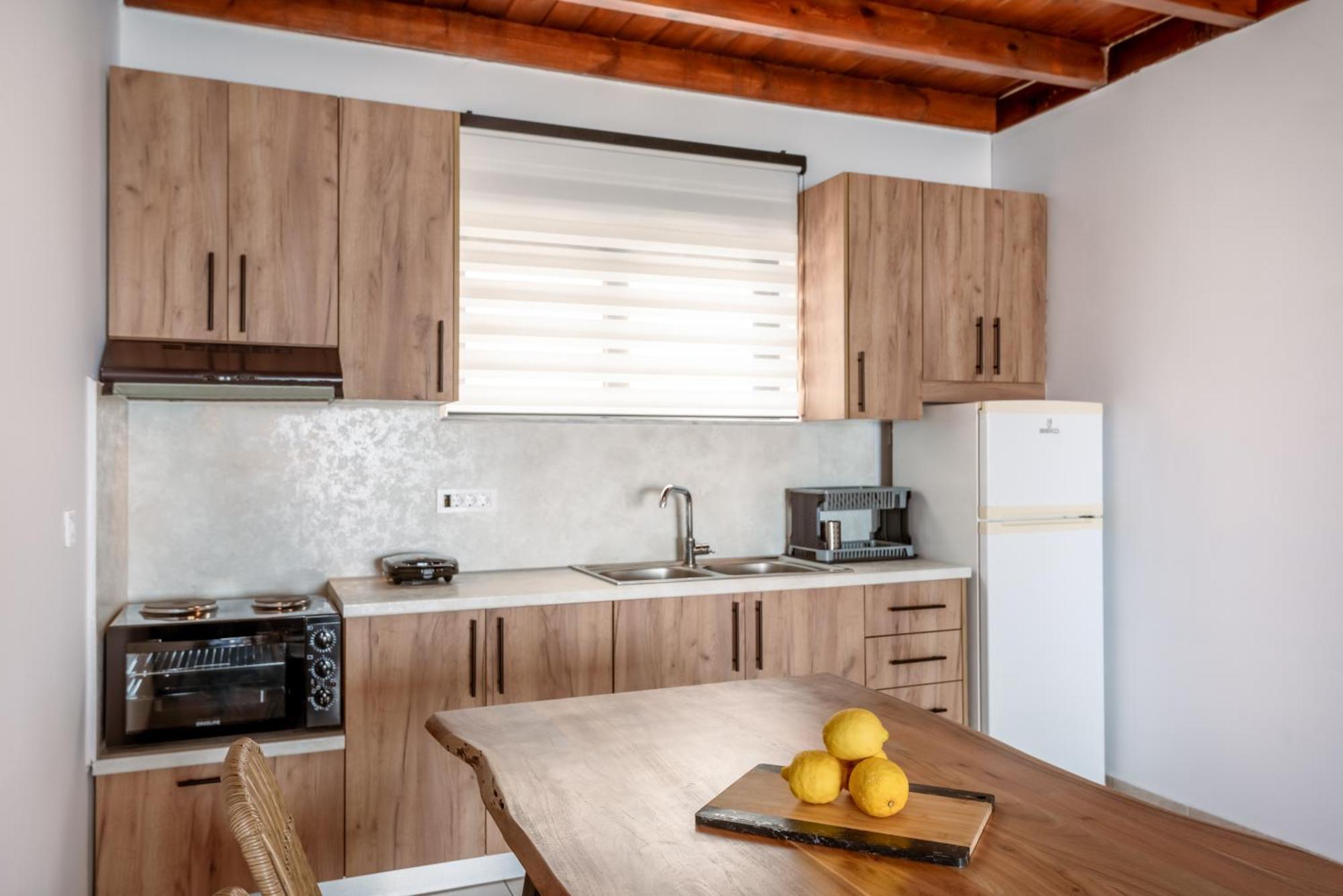 Superb Apartments Kriaras Sea View In Sfakia Khóra Sfakíon 외부 사진